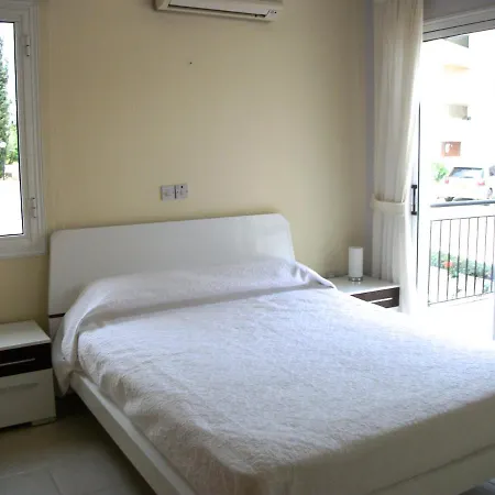Laurel Villa Peyia