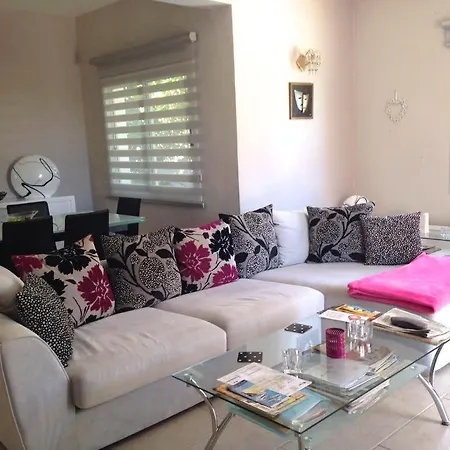 Laurel Villa *