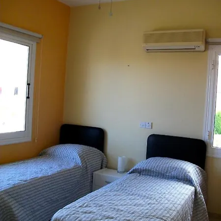 Laurel Villa Peyia